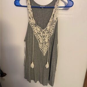 Eyeshadow Gray Tank Top with Cream Crochet